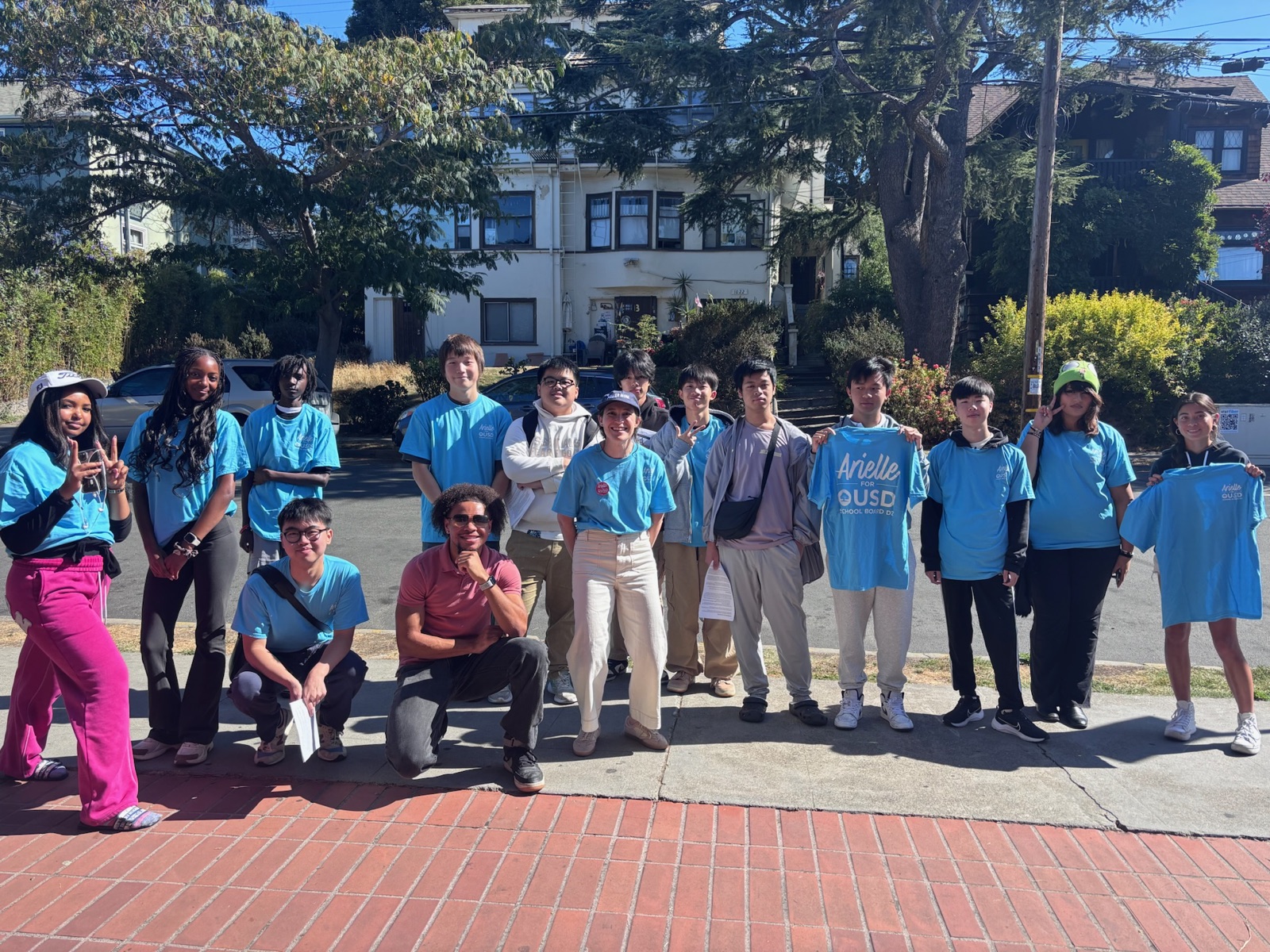 Arielle Fleisher canvassing with volunteers